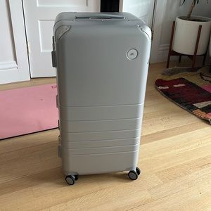 Monos Trunk Luggage (hybrid aluminum and polycarbonate) (new lock)